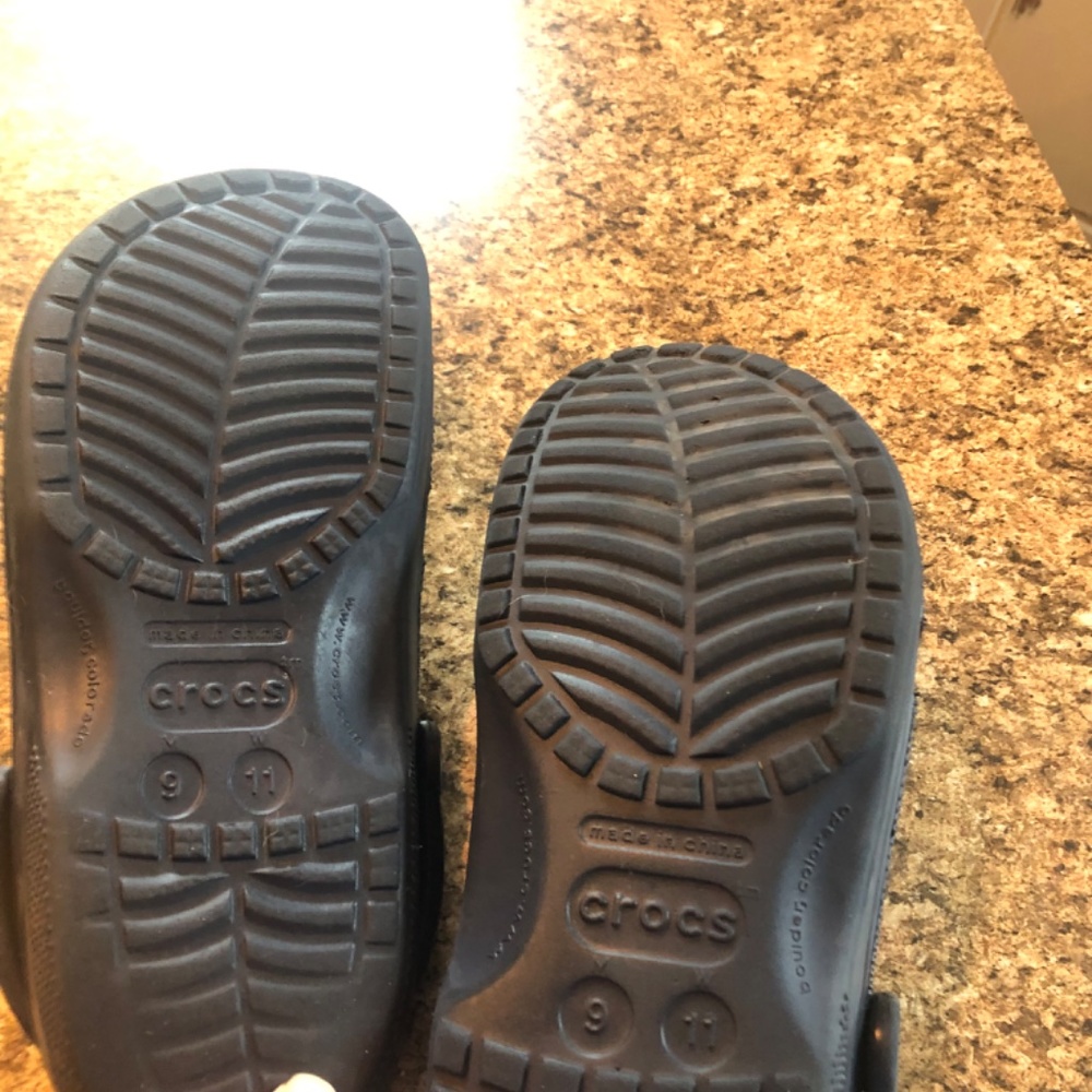 Men’s Crocs - Picture 2 of 3